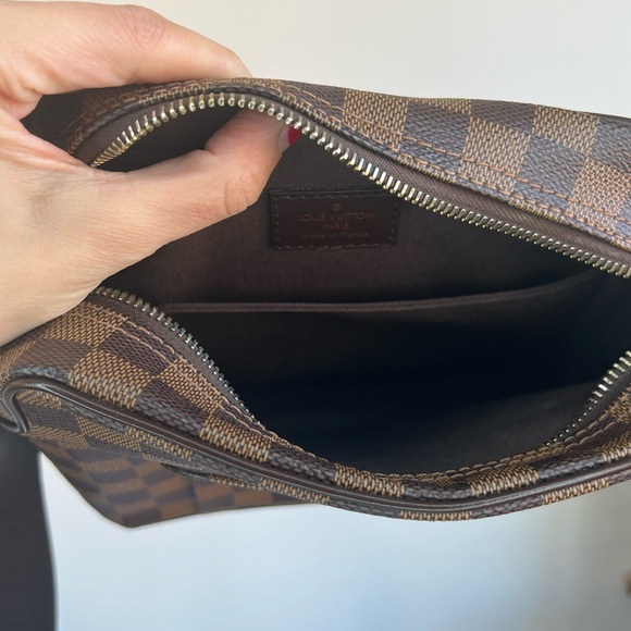 Louis Vuitton Damier square cross body in excellent condition! - Picture 11 of 11